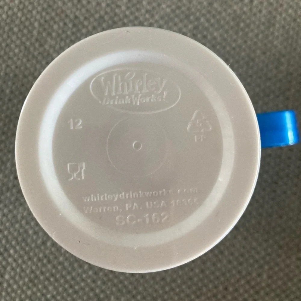 NWOT Cabana Bay Universal tumbler with a lid use for hot or cold drinks.